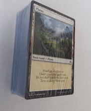 Magic the Gathering - The Hobbit (HOB) - Sealed Pack of 90 Basic Lands and 10 Tokens